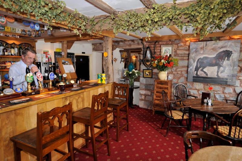 Hotel The Hood Arms à Kilve Extérieur photo