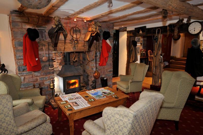Hotel The Hood Arms à Kilve Extérieur photo