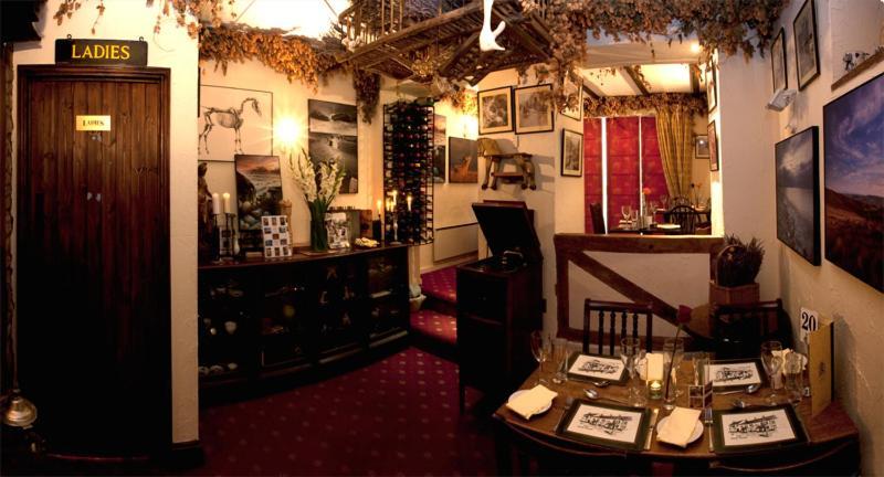 Hotel The Hood Arms à Kilve Extérieur photo